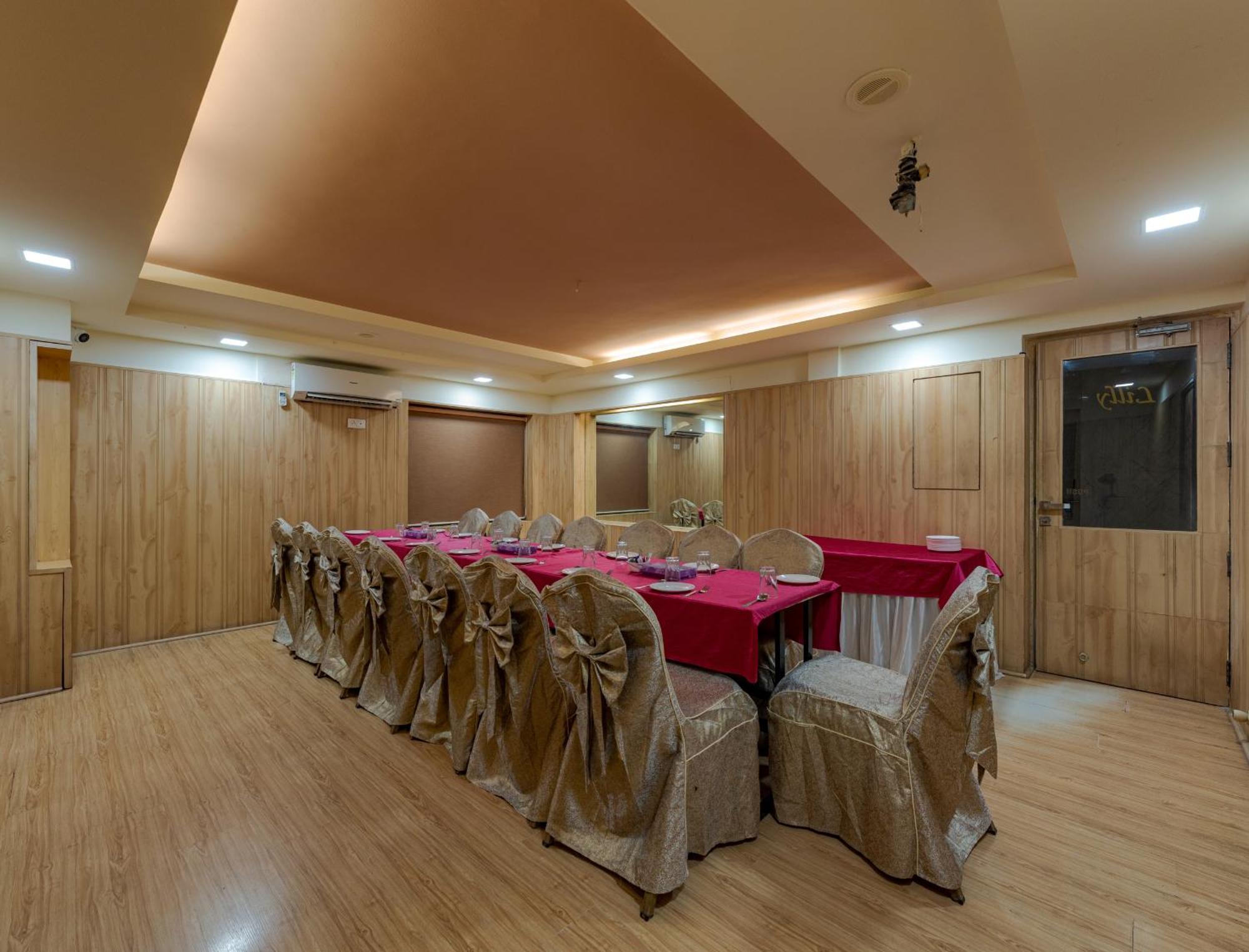 Hotel Surya Executive 3 Star Hotel Solapur Extérieur photo