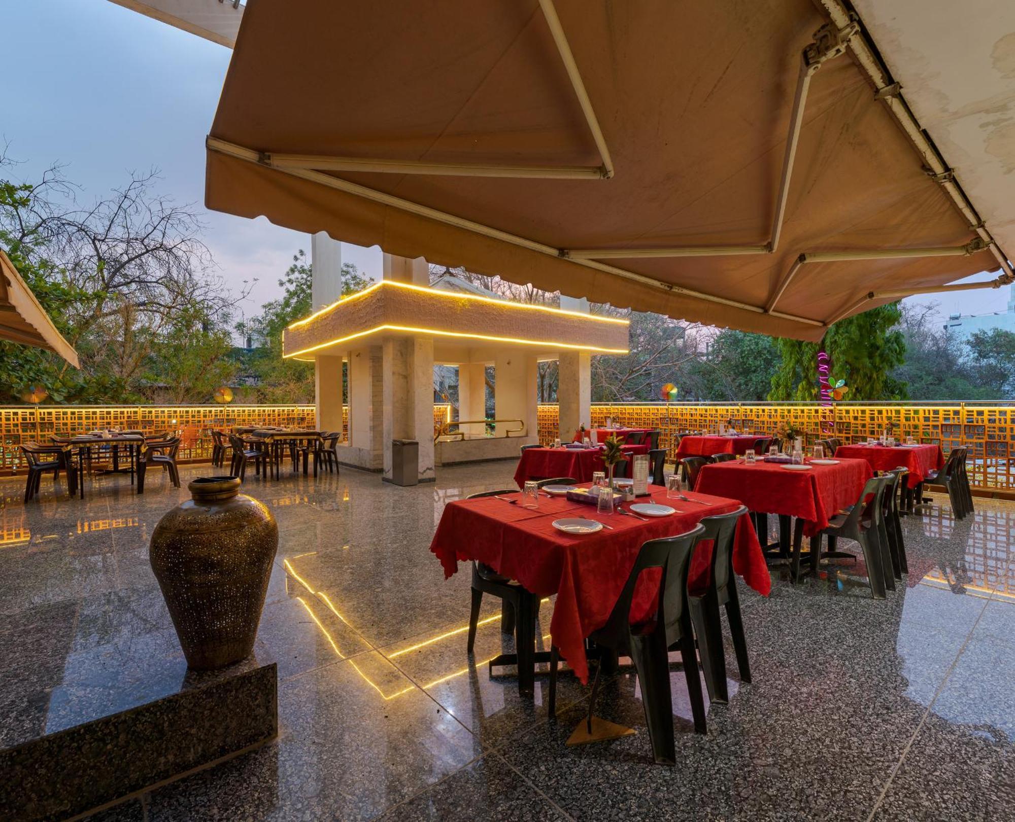 Hotel Surya Executive 3 Star Hotel Solapur Extérieur photo