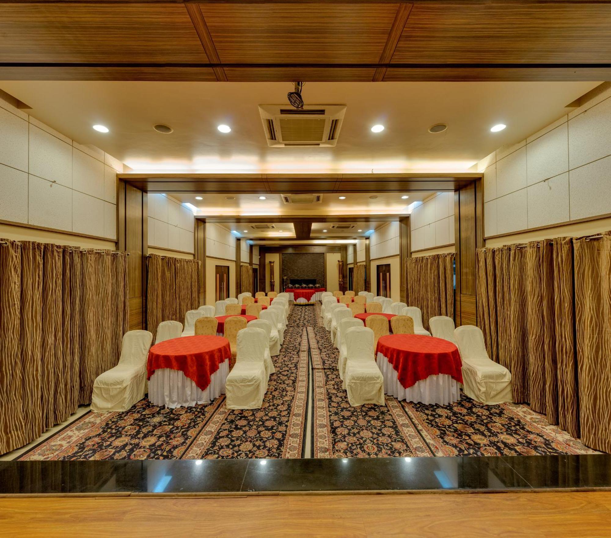 Hotel Surya Executive 3 Star Hotel Solapur Extérieur photo