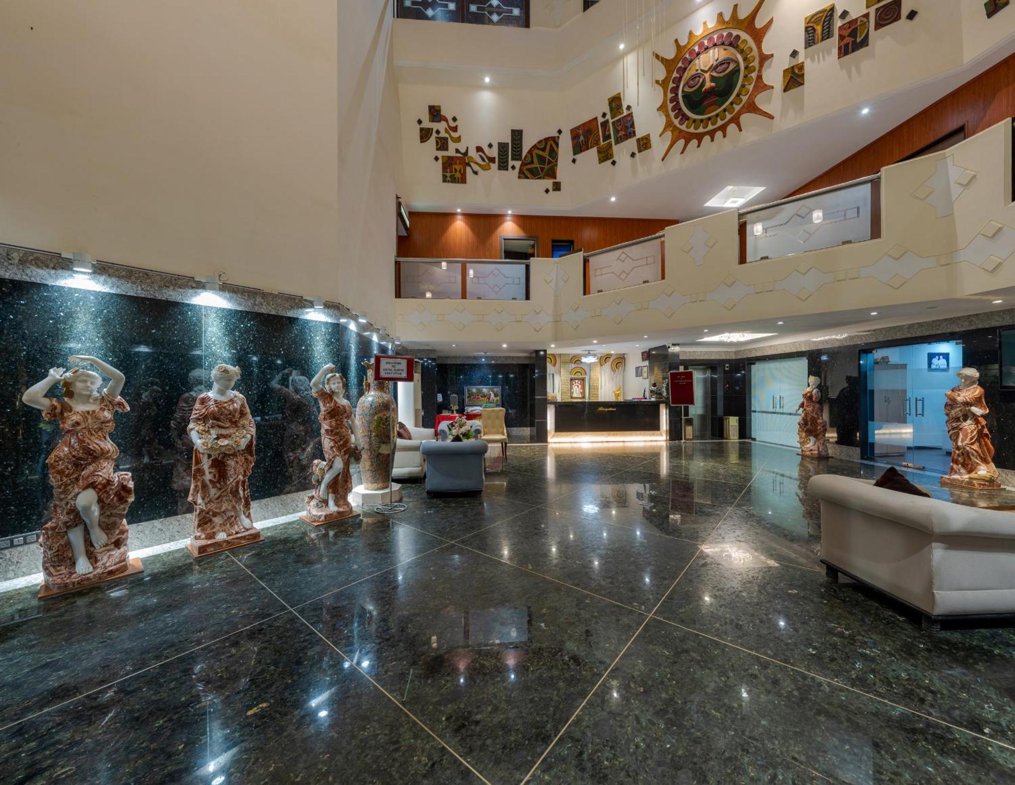 Hotel Surya Executive 3 Star Hotel Solapur Extérieur photo